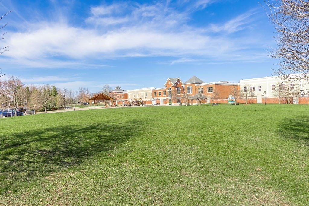 Westborough, Massachusetts 01581, United States, 2 Bedrooms Bedrooms, ,2 BathroomsBathrooms,Residential,Active,115027