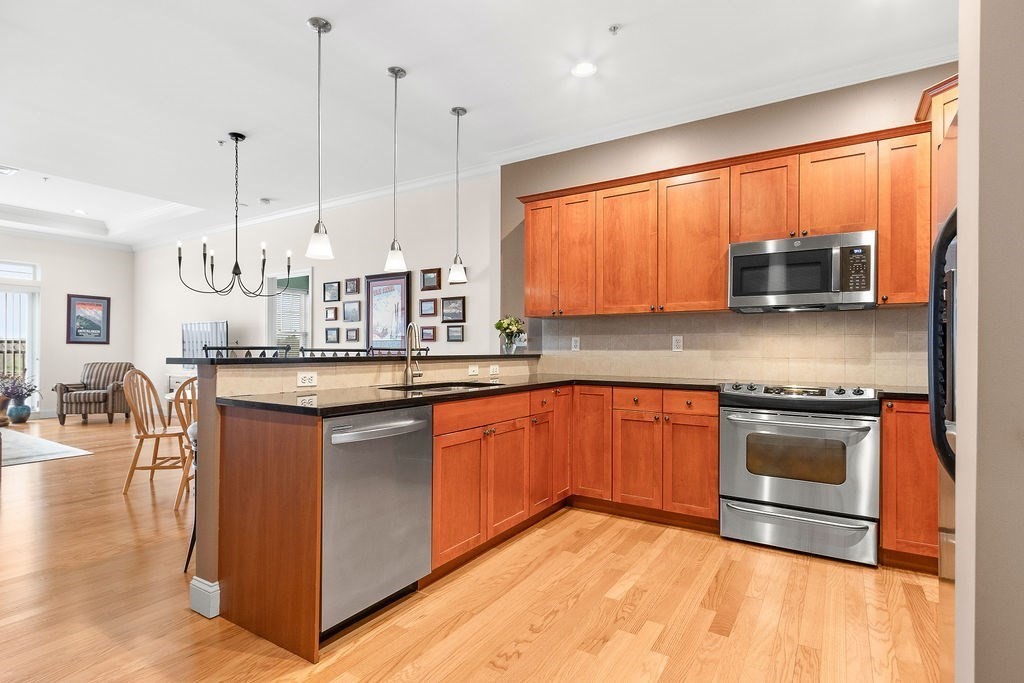 Westborough, Massachusetts 01581, United States, 2 Bedrooms Bedrooms, ,2 BathroomsBathrooms,Residential,Active,115027