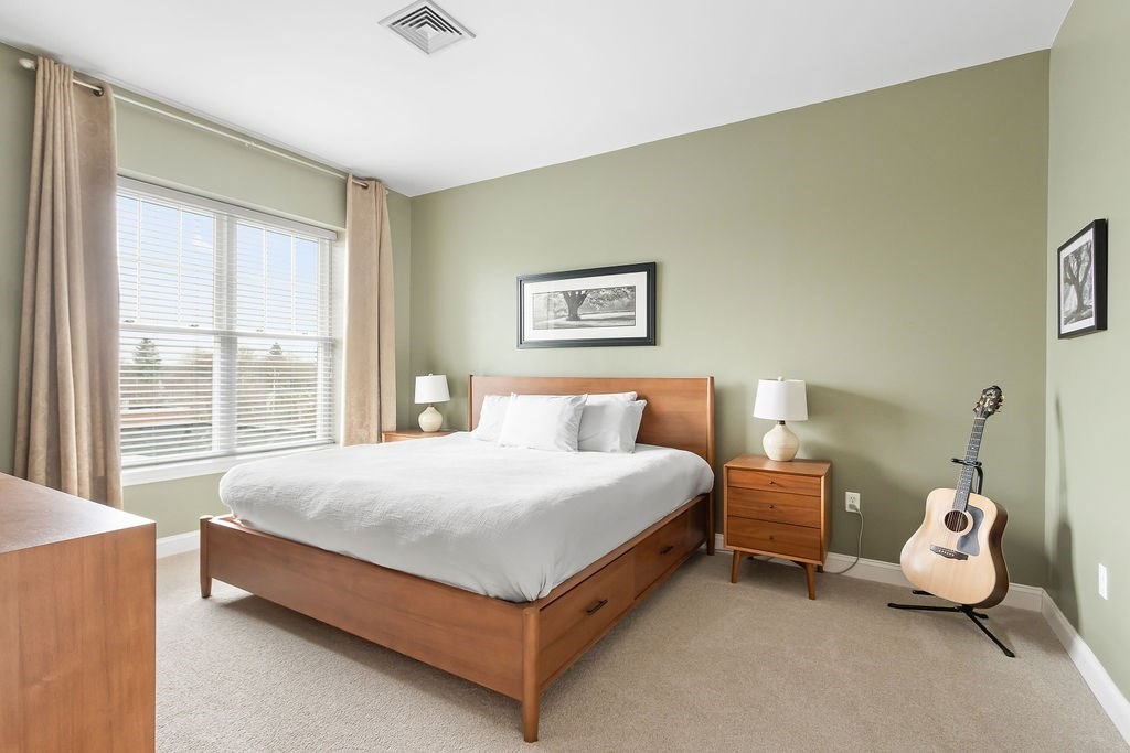 Westborough, Massachusetts 01581, United States, 2 Bedrooms Bedrooms, ,2 BathroomsBathrooms,Residential,Active,115027