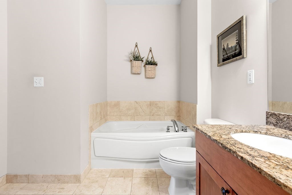 Westborough, Massachusetts 01581, United States, 2 Bedrooms Bedrooms, ,2 BathroomsBathrooms,Residential,Active,115027