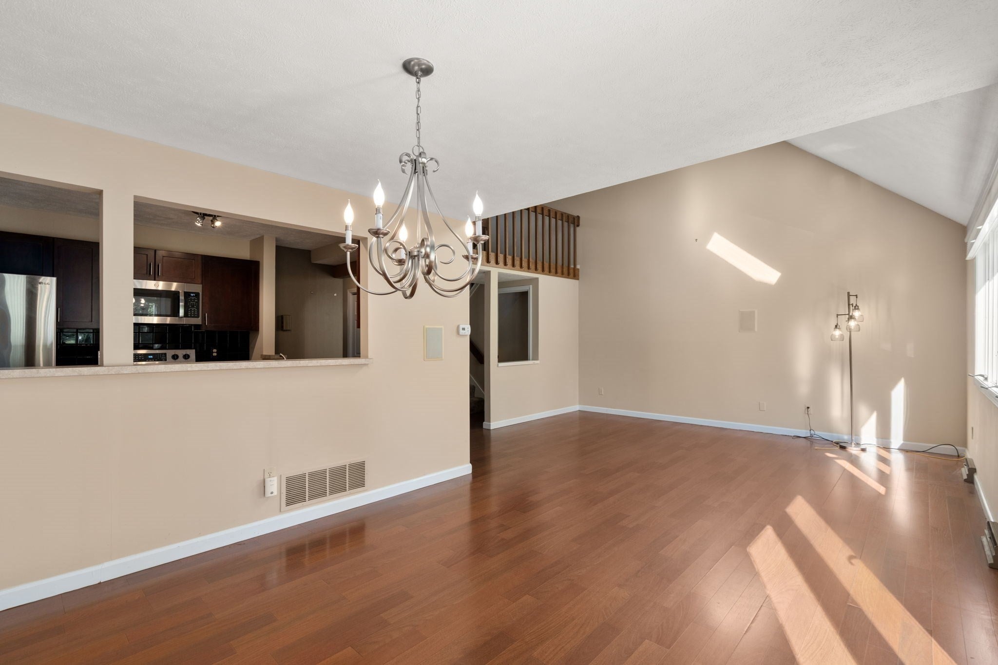2205 Boston Rd F50