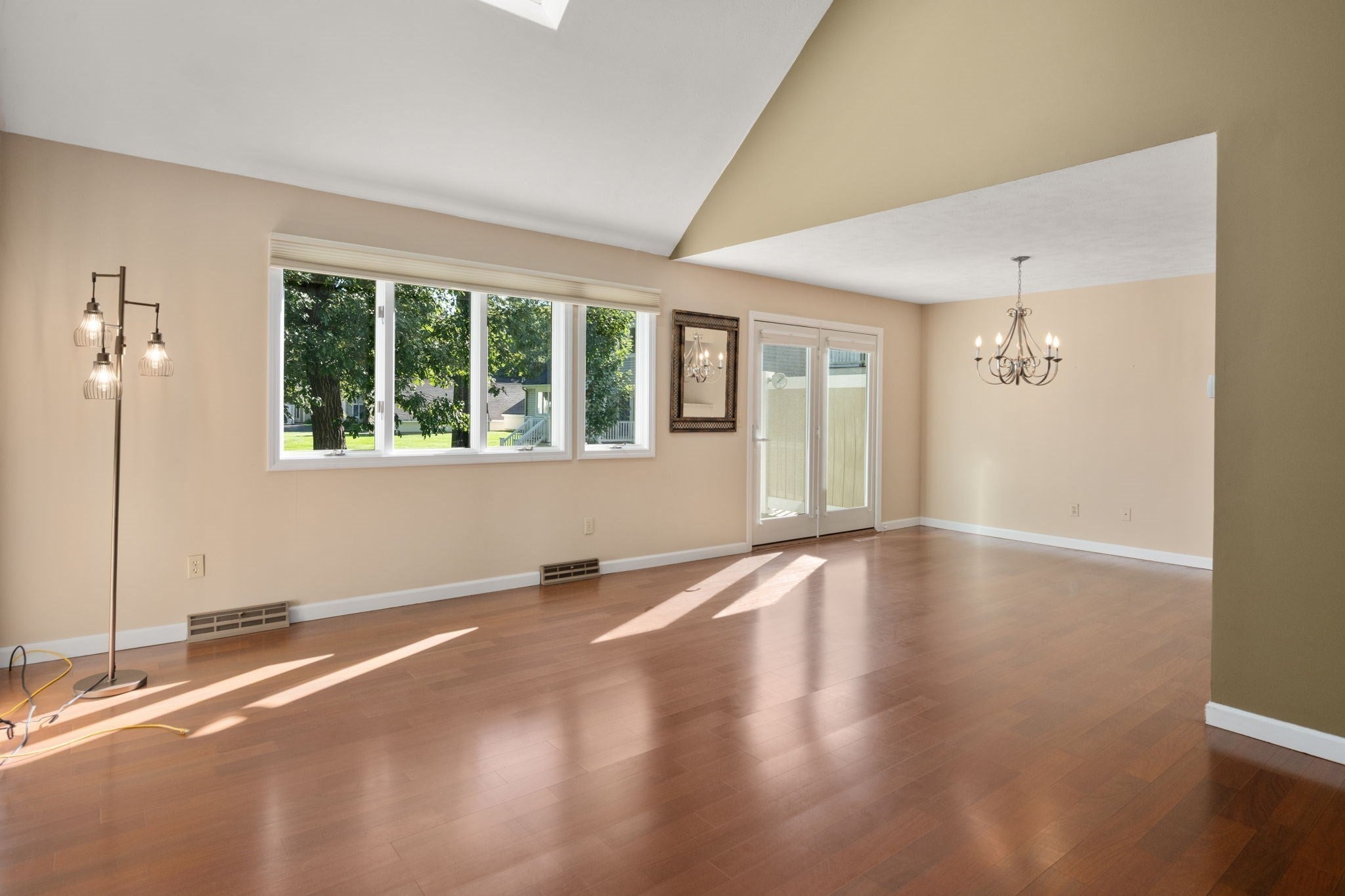 2205 Boston Rd F50
