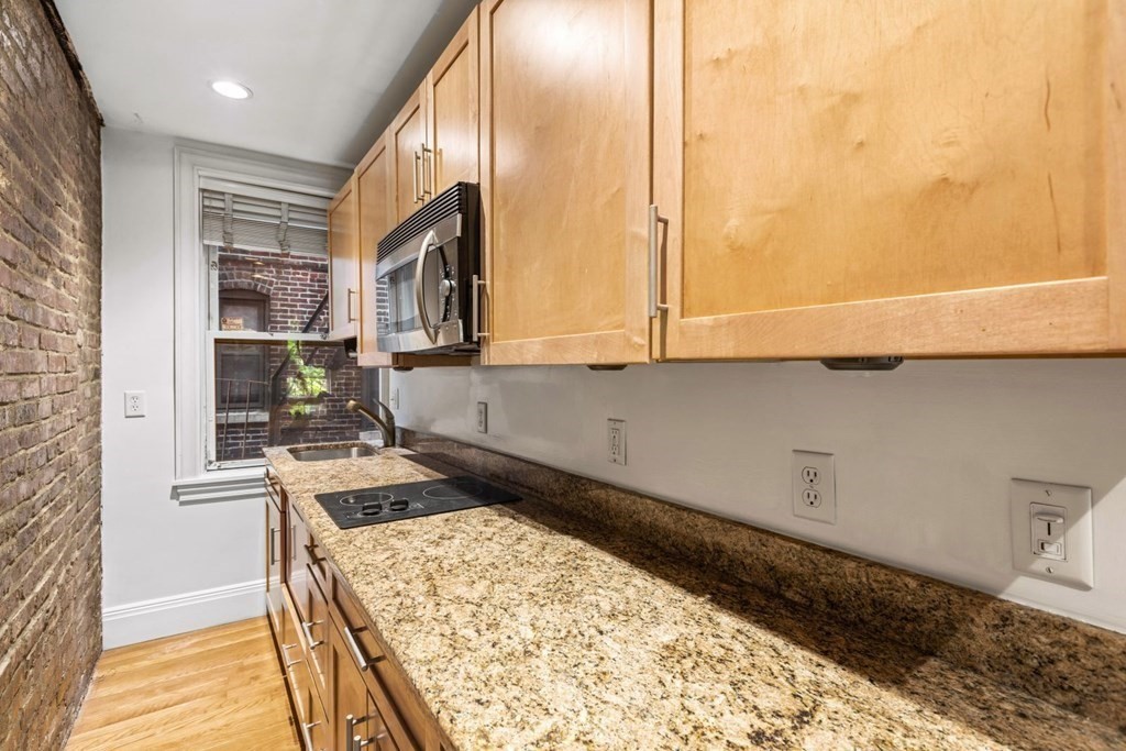 16 Henchman Street 3R