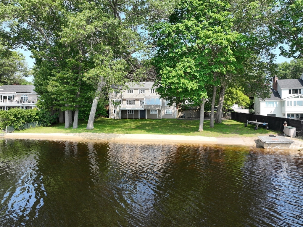 12 Williams St 1