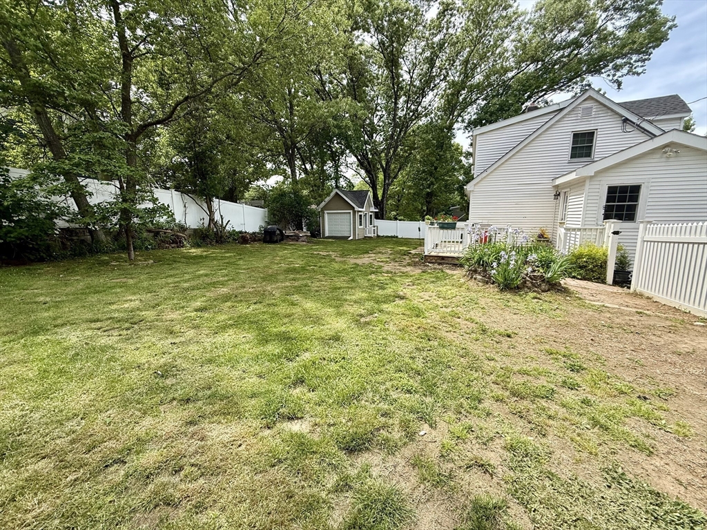 4 Robin Rd