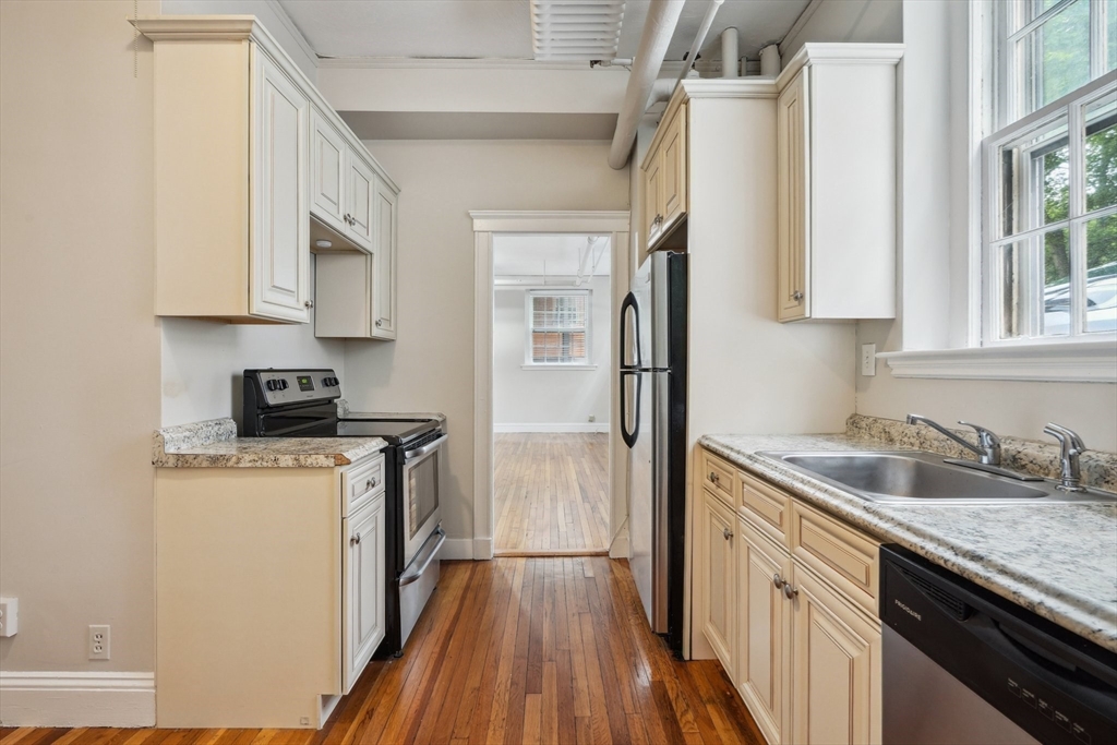 20 Marshal St 1