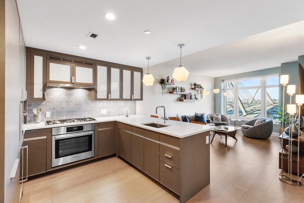 100 Lovejoy Wharf 9F