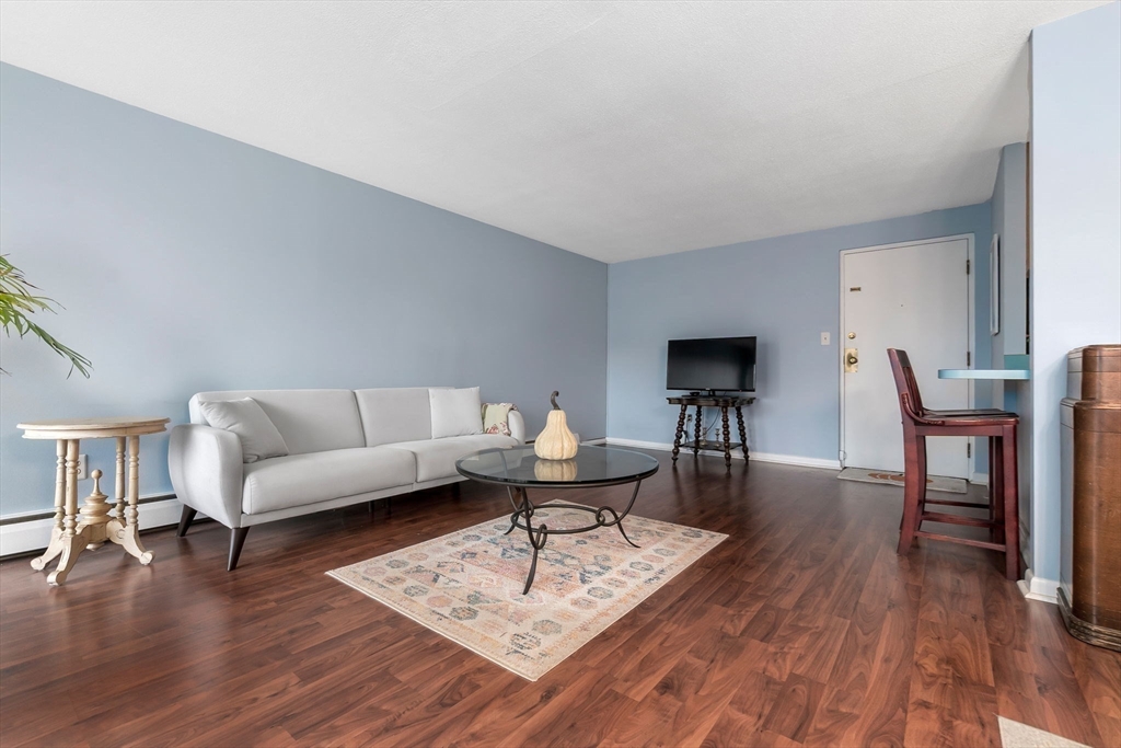 64 Main St 41B