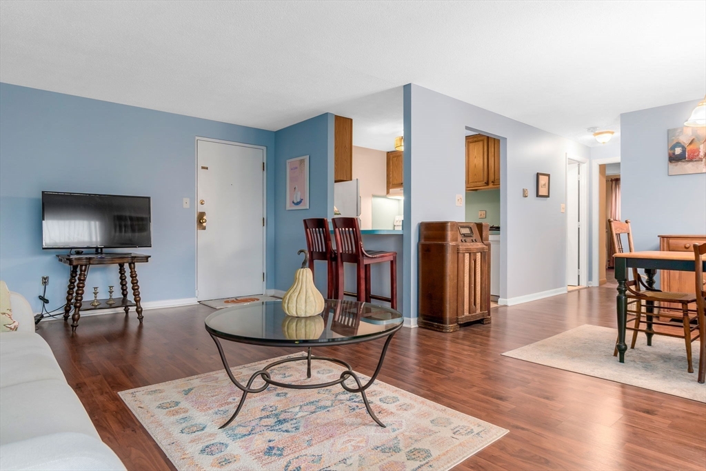 64 Main St 41B