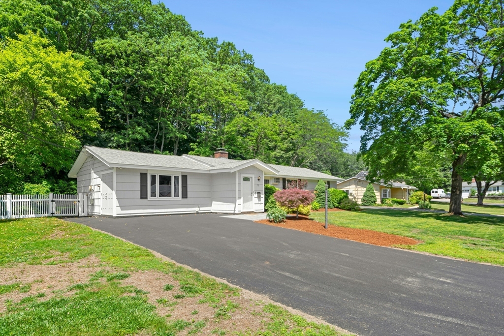 70 Donna Rd