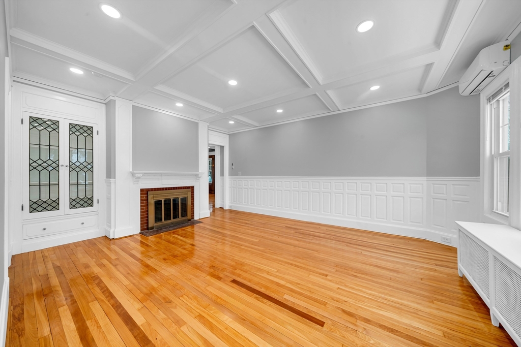 28 Richardson Ave 28