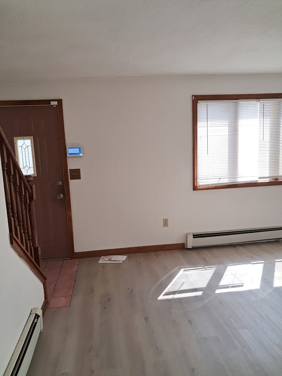 16 Sterling St 16