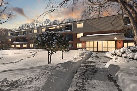 Photo of 575 Broad St #315, Weymouth, MA 02189 (MLS # 73472679)