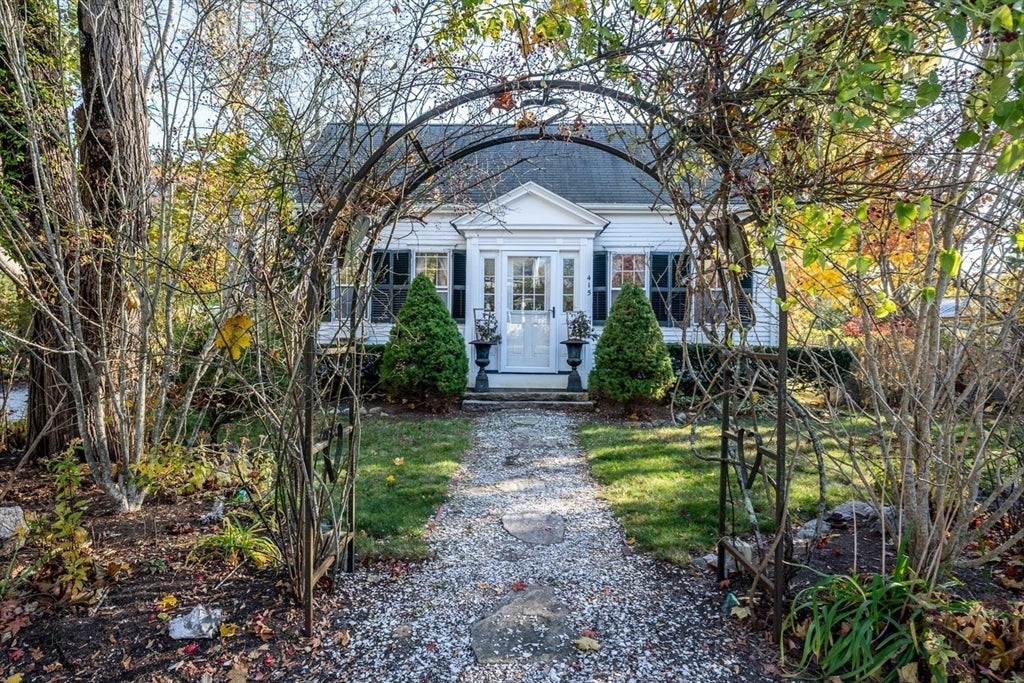 415 Barlows Landing Rd, Bourne, MA, 415 Barlows Landing Rd, Bourne, MA Photo #3