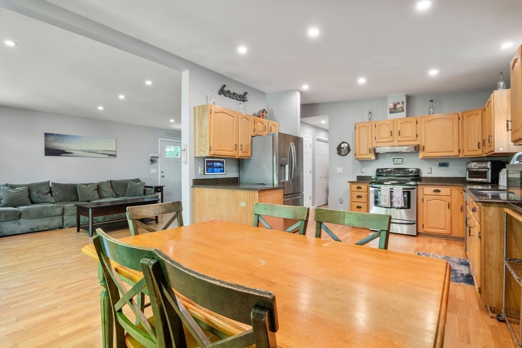 2 Evans Rd