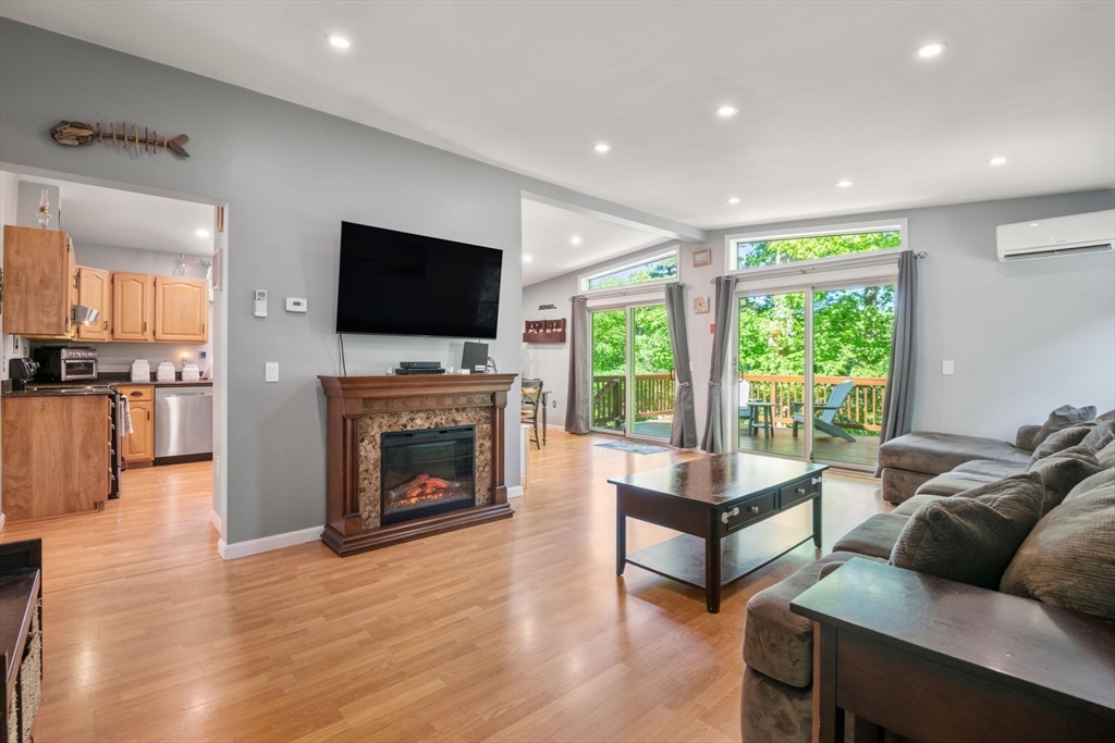2 Evans Rd