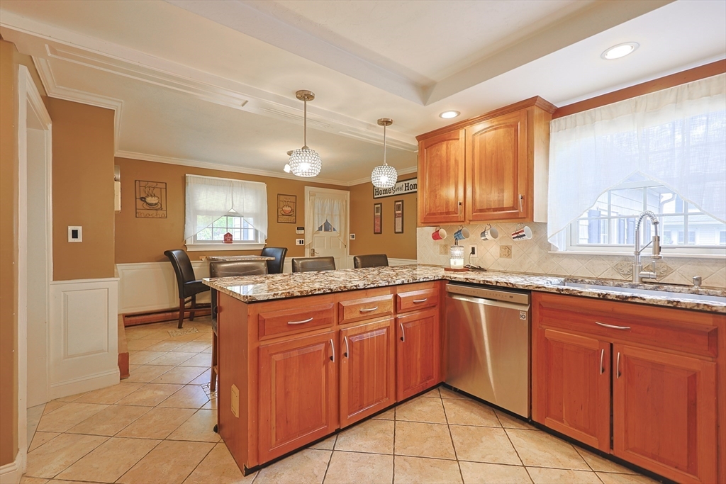 24 Waldo St
