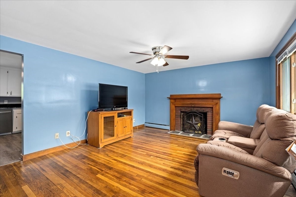 9 Lillian Rd