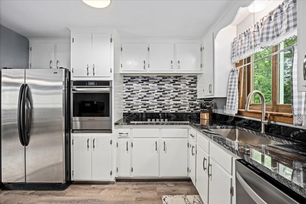 9 Lillian Rd