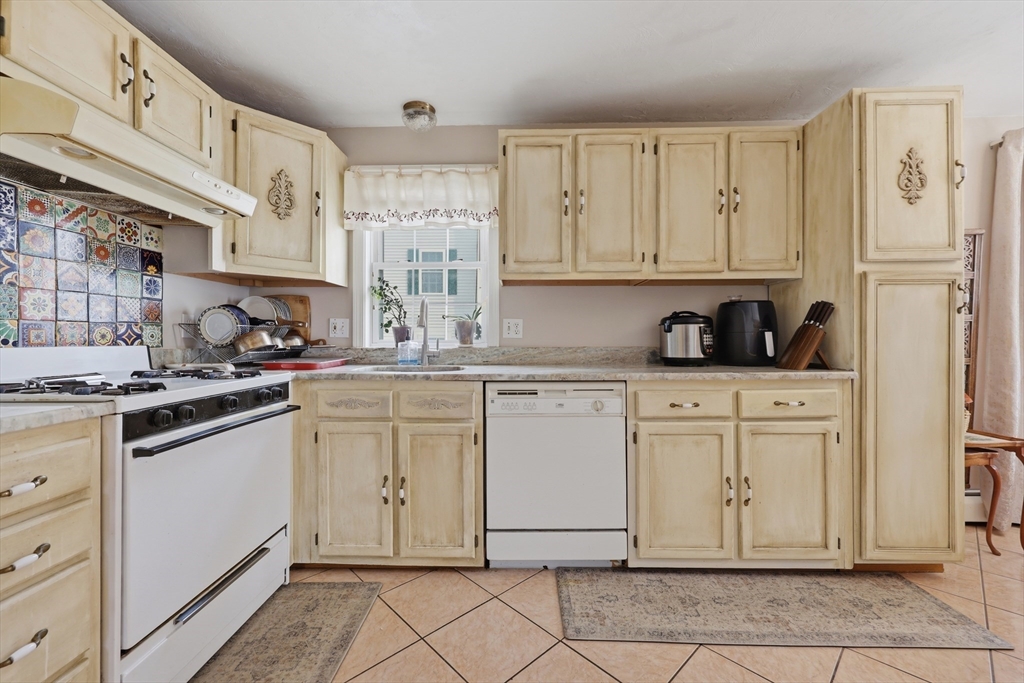 118 Mount Washington Street D