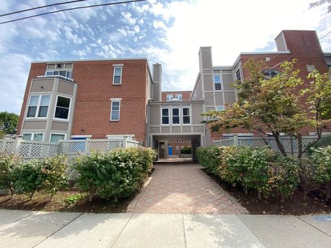 Photo of 22 Chestnut St #22, Cambridge, MA 02139 (MLS # 73499583)