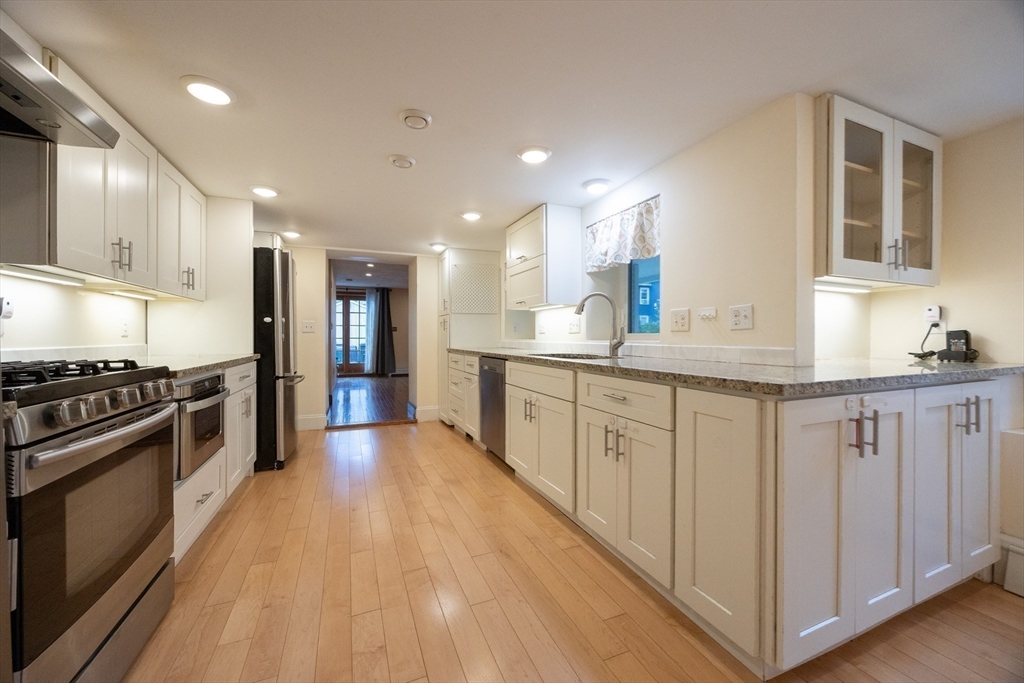 16-18 Beacon Pl