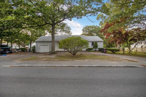Photo of 198 Bristol Ave, Barnstable, MA 02601 (MLS # 73562973)