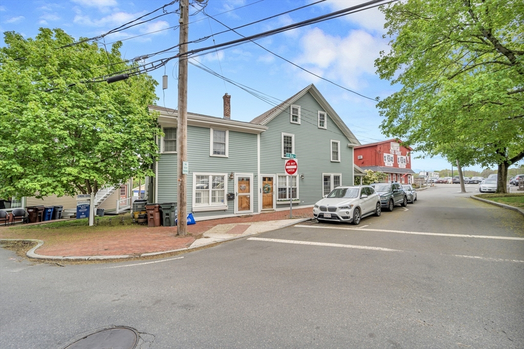 40 Elm St B