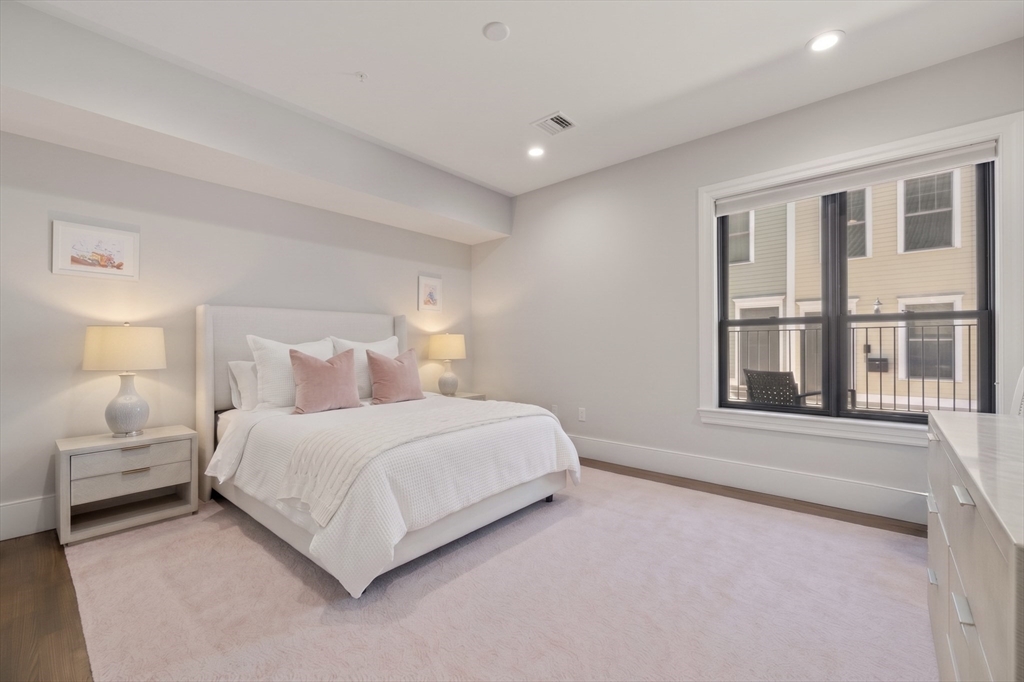 377 W 1st St #2, Boston, MA Photo #13