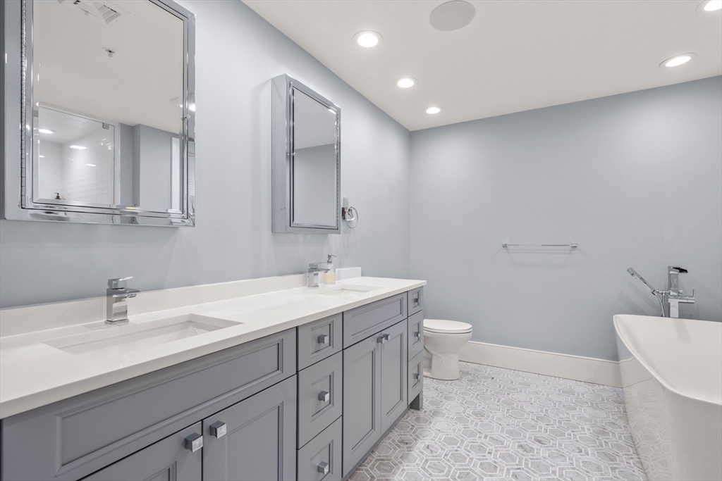 377 W 1st St #2, Boston, MA Photo #11