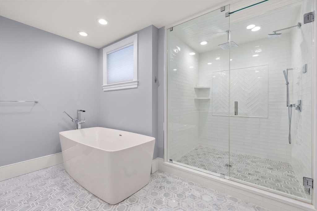 377 W 1st St #2, Boston, MA Photo #12