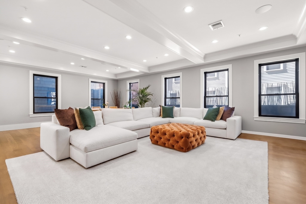 377 W 1st St #2, Boston, MA Photo #2