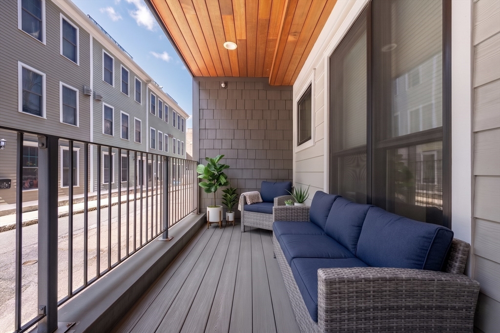 377 W 1st St #2, Boston, MA Photo #18