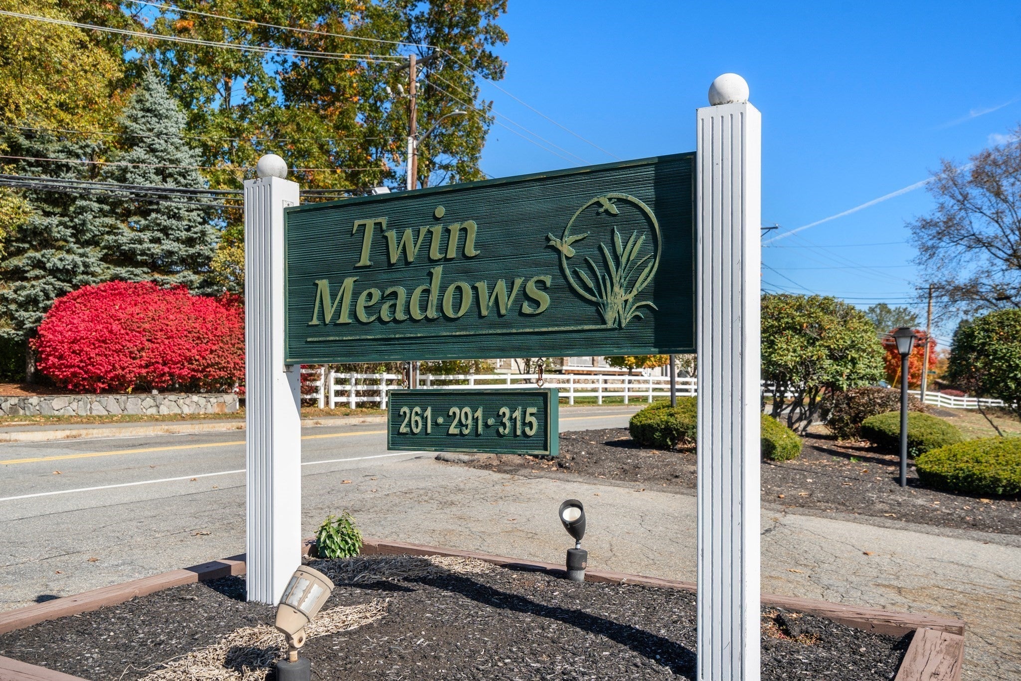 Photo of 261 Broadway Rd, Dracut, MA