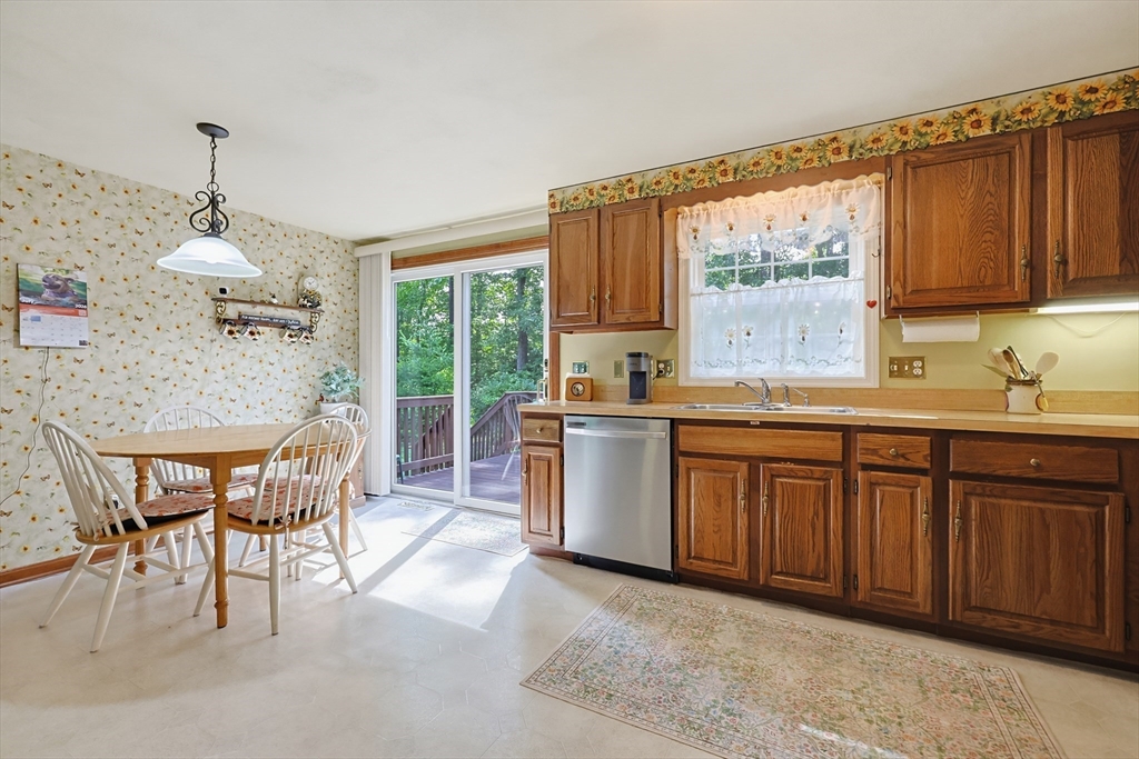 7 Hazeltine Rd