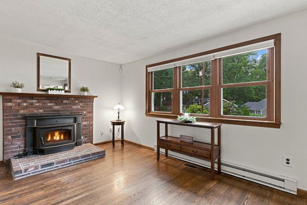 19 Pembroke St, Marlborough, MA Photo #5