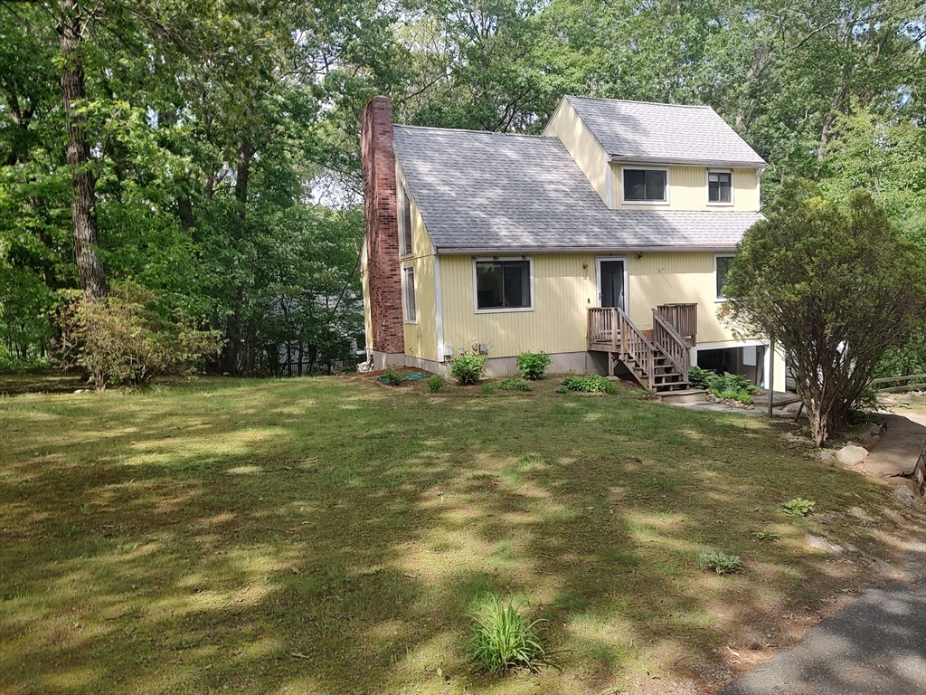 16 Hundred Oaks Ln 16