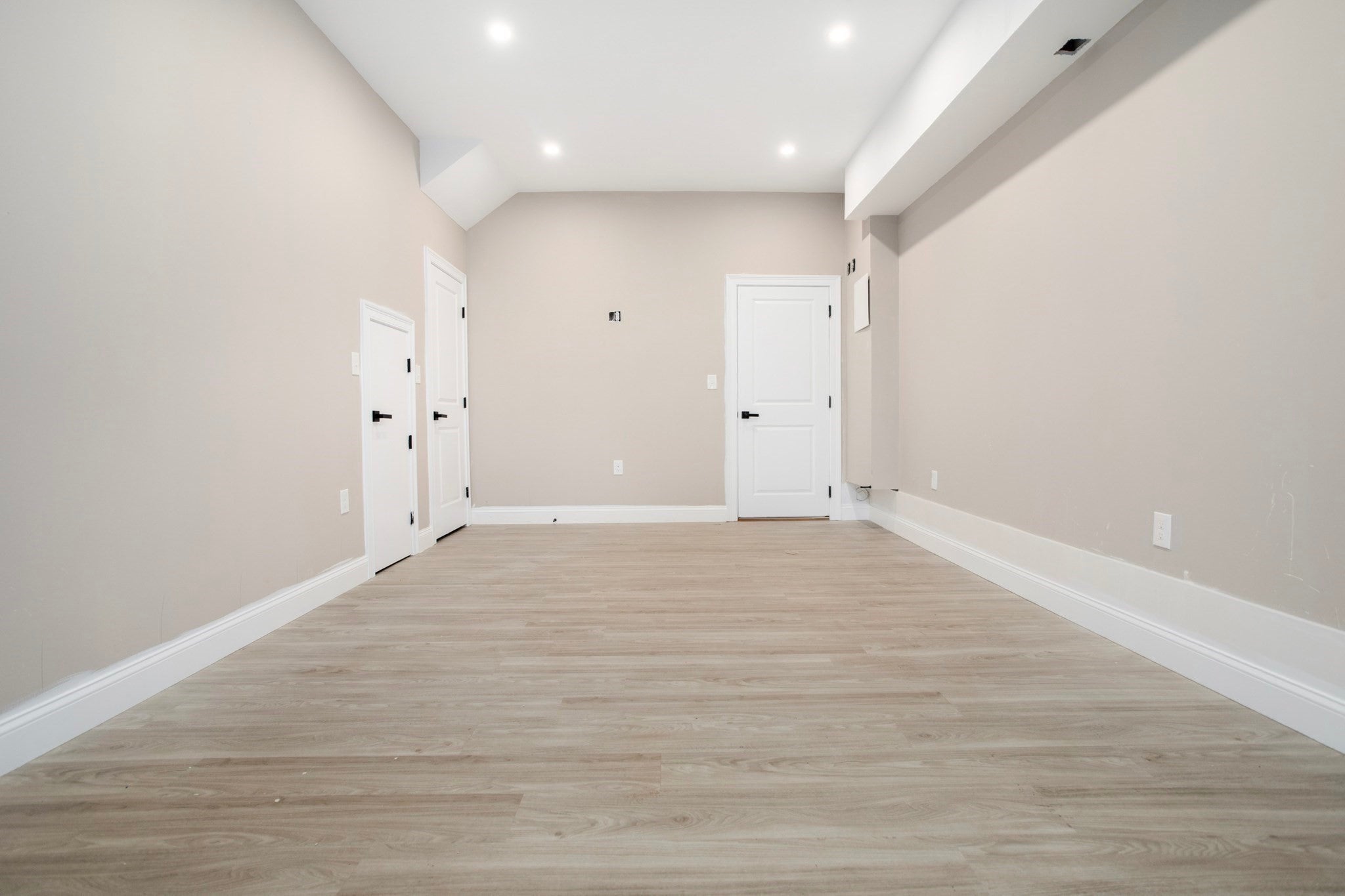 661 Washington Aveue AVE #2, Revere, MA Photo #23