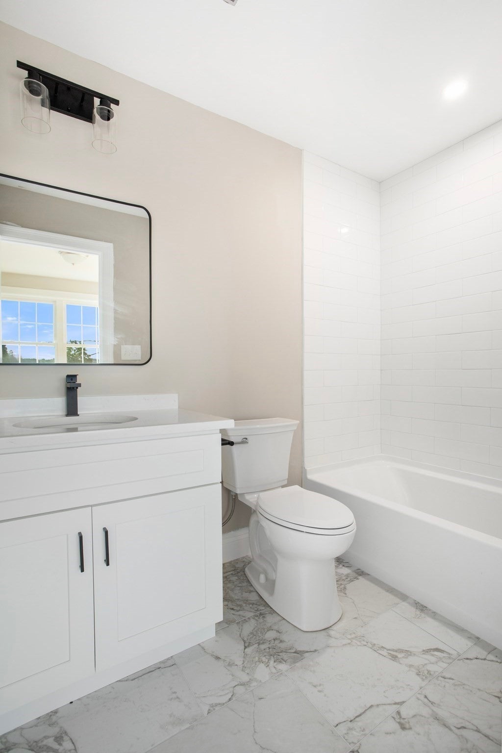 661 Washington Aveue AVE #2, Revere, MA Photo #25