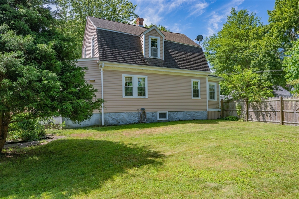 Fairhaven, Massachusetts 02719, United States, 3 Bedrooms Bedrooms, ,2 BathroomsBathrooms,Residential,Active,176929