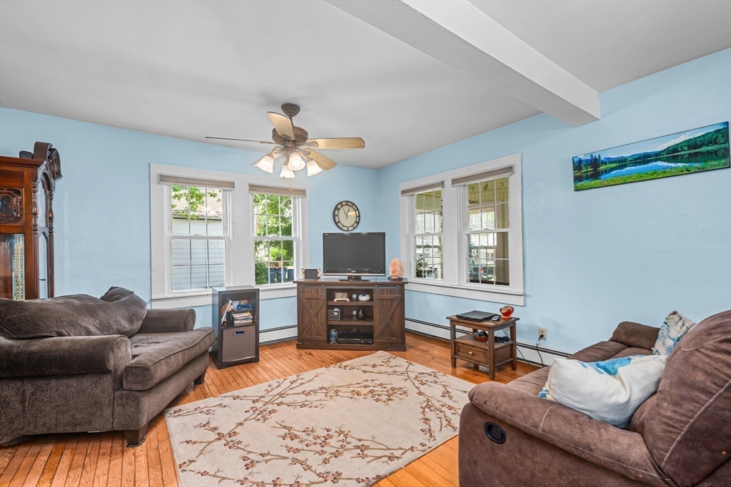 Fairhaven, Massachusetts 02719, United States, 3 Bedrooms Bedrooms, ,2 BathroomsBathrooms,Residential,Active,176929