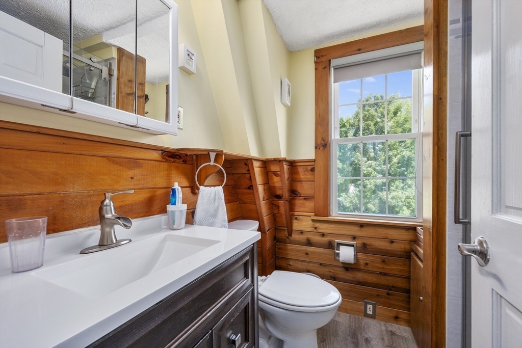 Fairhaven, Massachusetts 02719, United States, 3 Bedrooms Bedrooms, ,2 BathroomsBathrooms,Residential,Active,176929