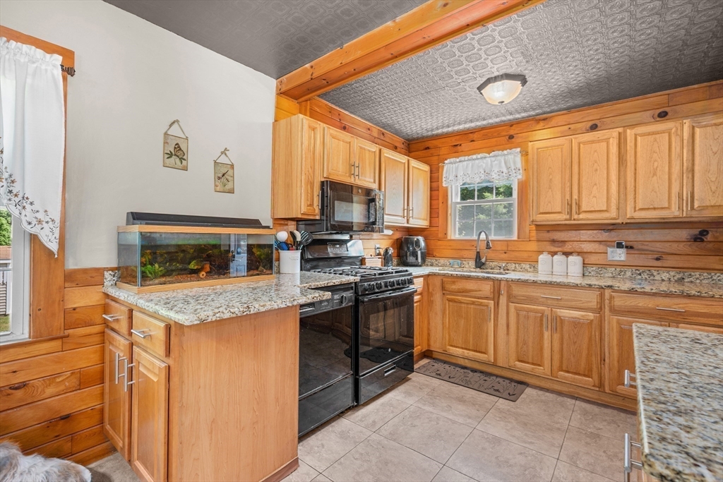 Fairhaven, Massachusetts 02719, United States, 3 Bedrooms Bedrooms, ,2 BathroomsBathrooms,Residential,Active,176929