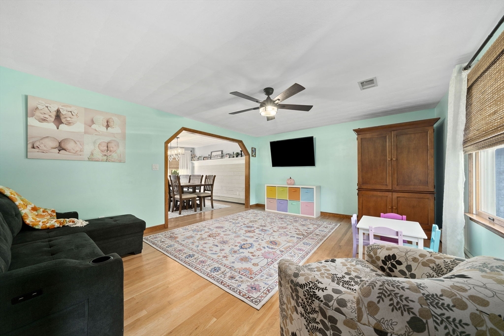 210 Boxwood Ln, Bridgewater, MA Photo #17