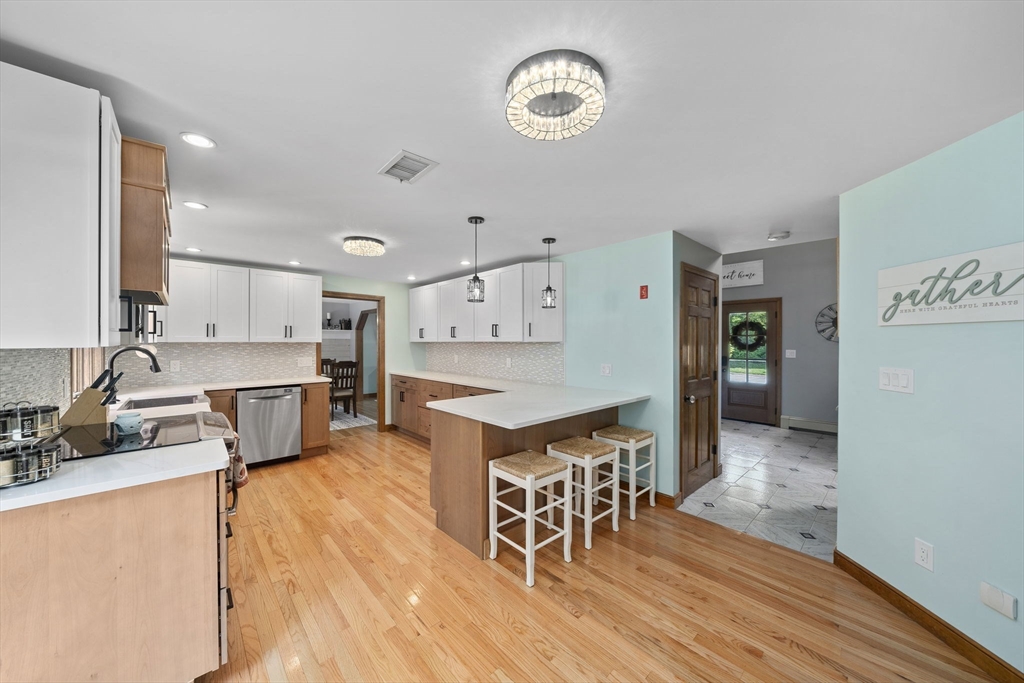 210 Boxwood Ln, Bridgewater, MA Photo #8