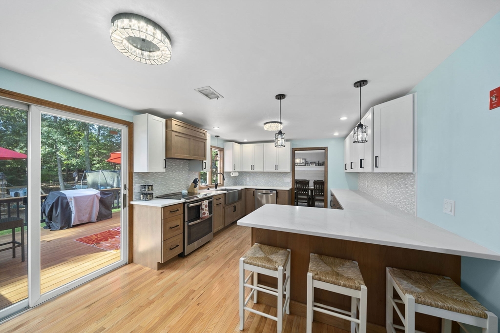 210 Boxwood Ln, Bridgewater, MA Photo #7