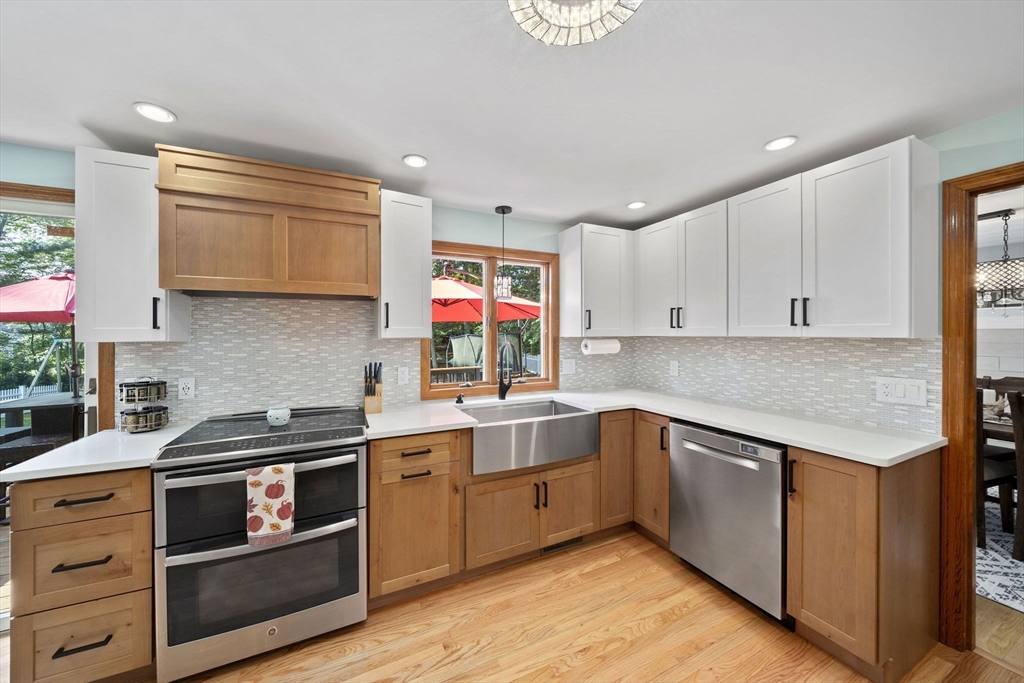 210 Boxwood Ln, Bridgewater, MA Photo #6