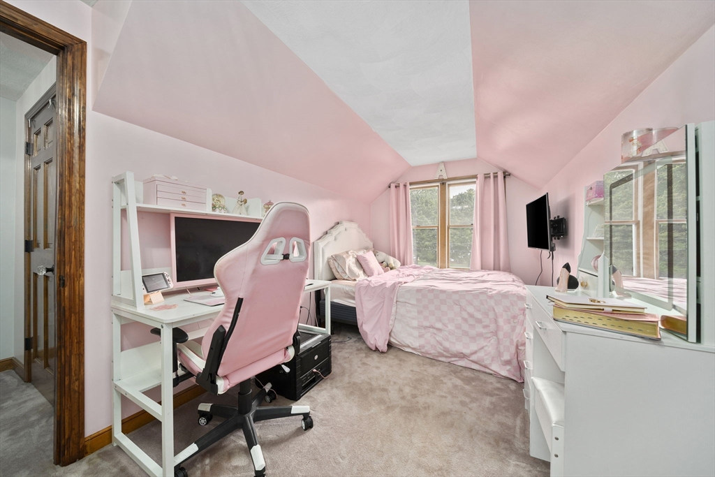 210 Boxwood Ln, Bridgewater, MA Photo #33