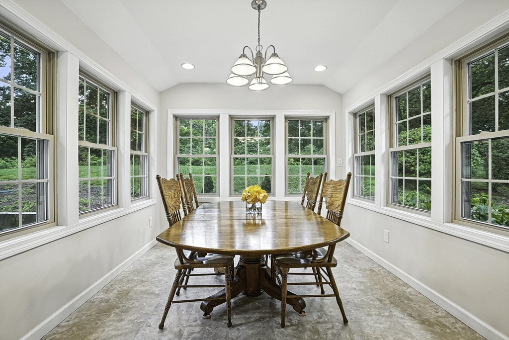 19 Chestnut Hill Rd