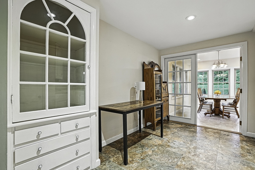 19 Chestnut Hill Rd